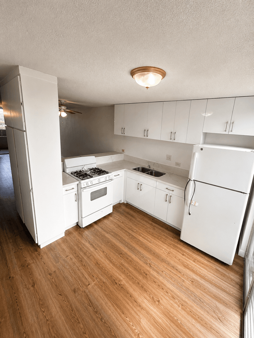 Aiea Condo: 98-080 Uao Pl. #B5