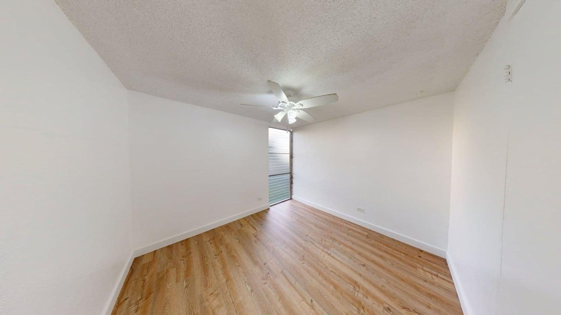 Aiea Condo: 98-080 Uao Pl. #B5
