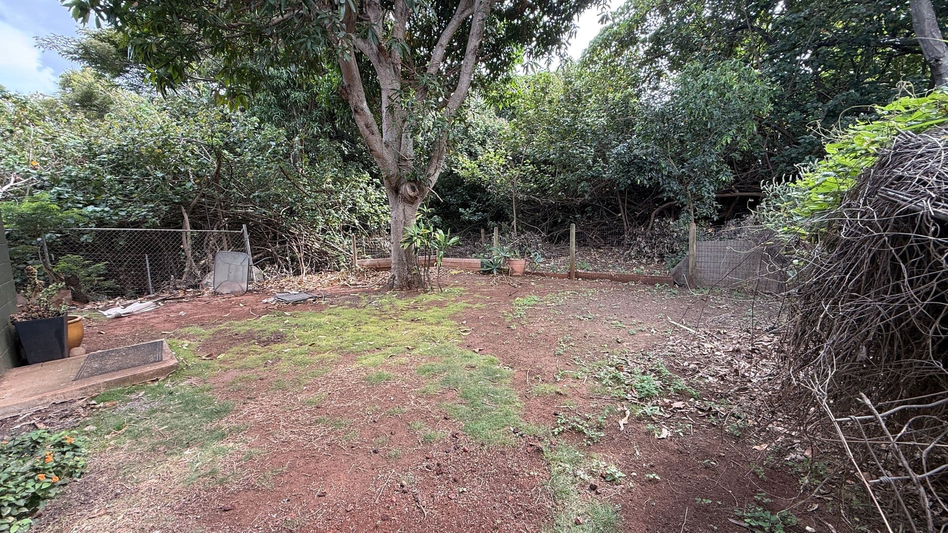 Wailuku Apartment: 219 W Waiko Rd #F Duplex Left