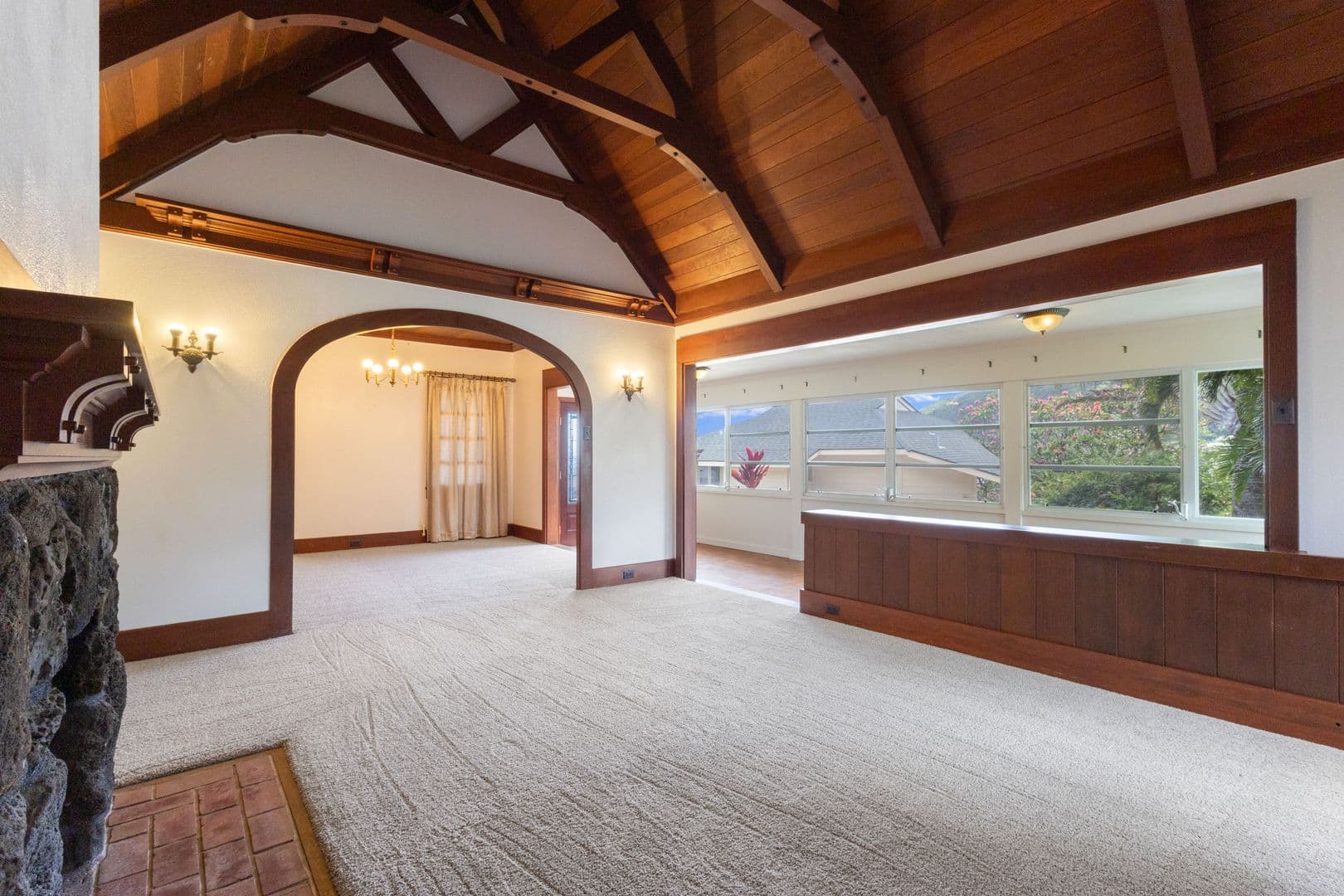 Honolulu House: 2910 Nanihale Place