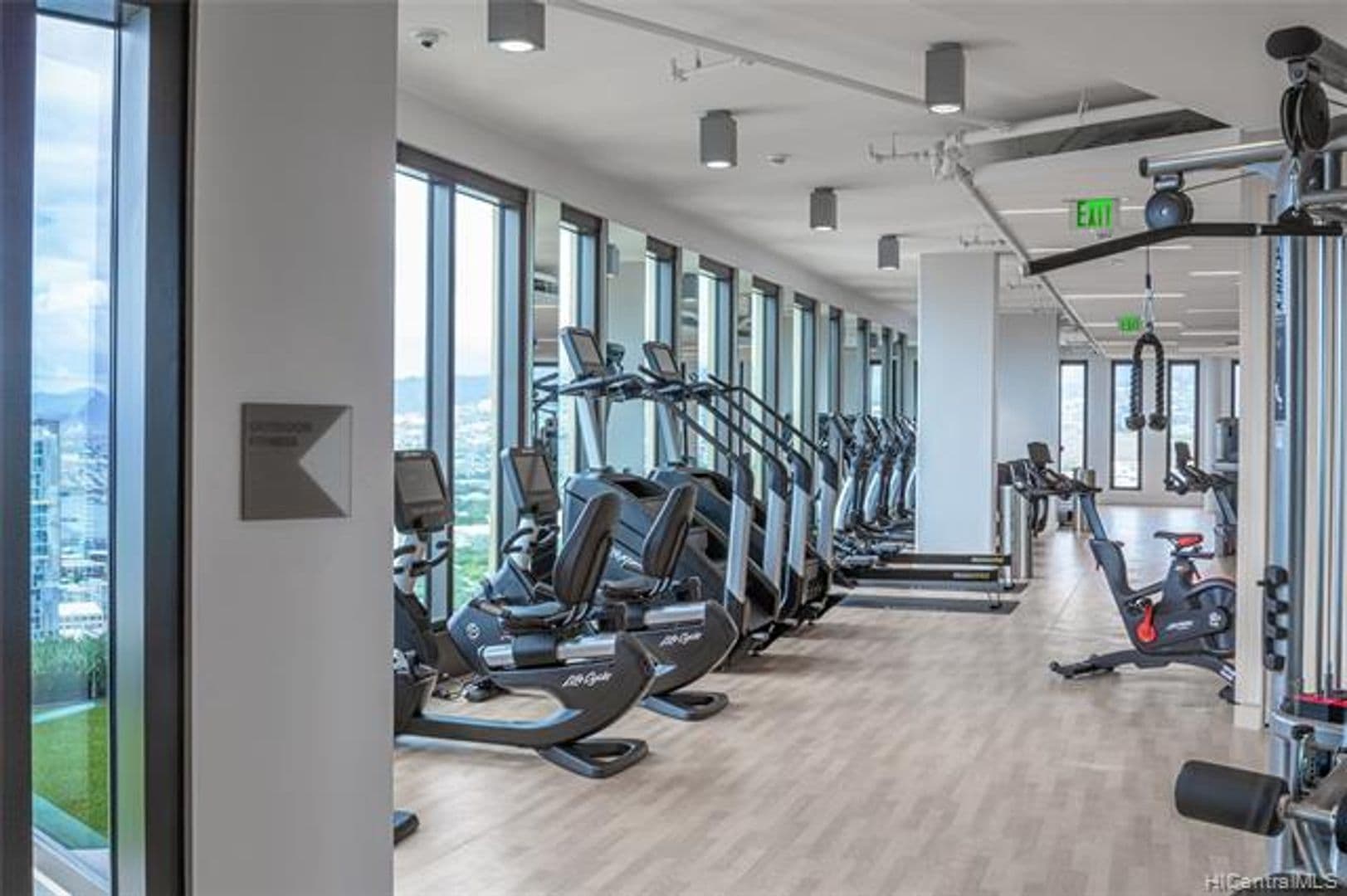 Honolulu Condo: 987 Queen St #327