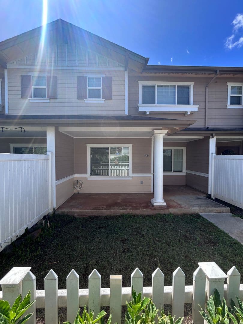 Ewa Beach Townhome: 91-2011 Kaioli Street #4403