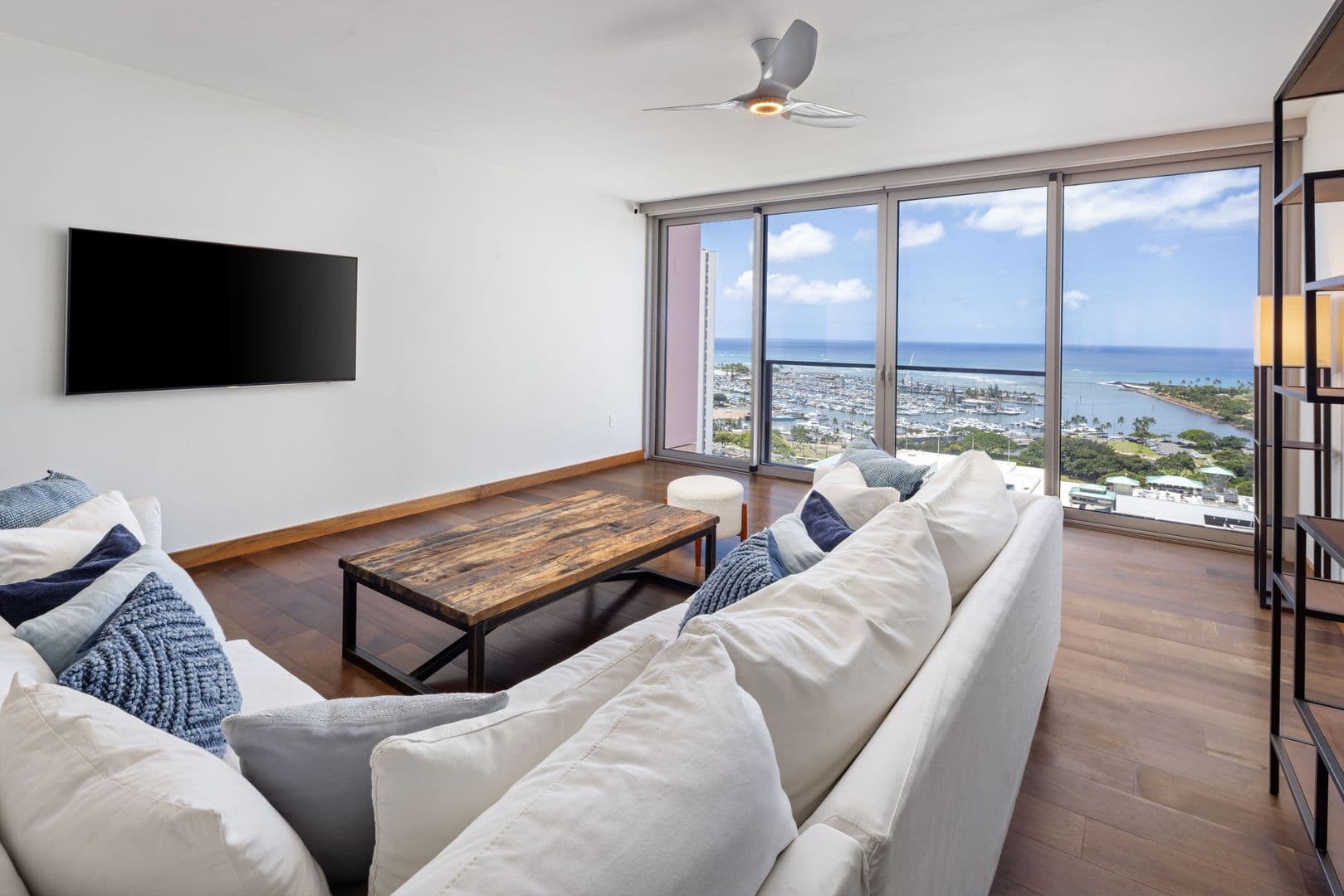 Honolulu Condo: 1555 Kapiolani Blvd #2000