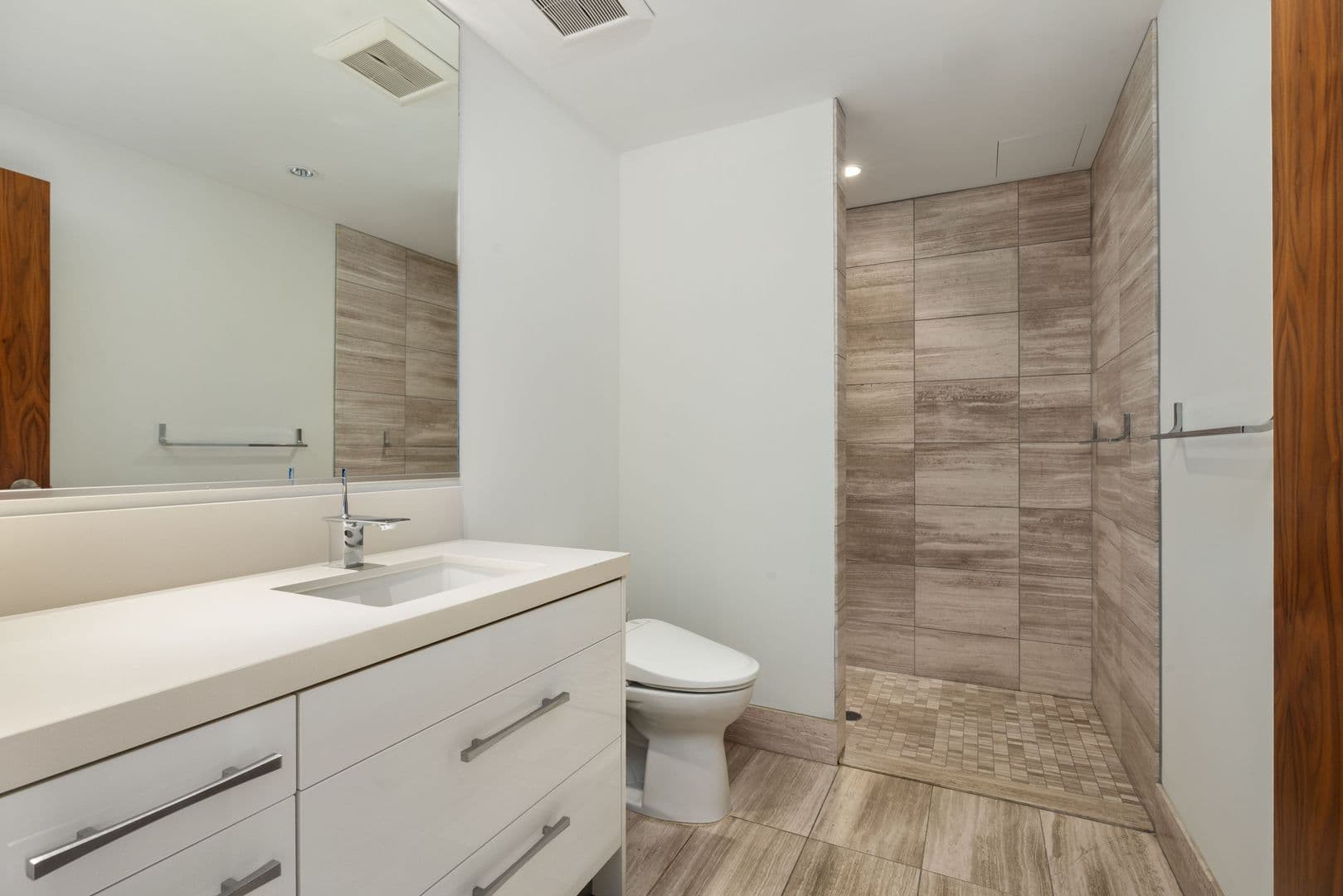 Honolulu Condo: 1555 Kapiolani Blvd #2000
