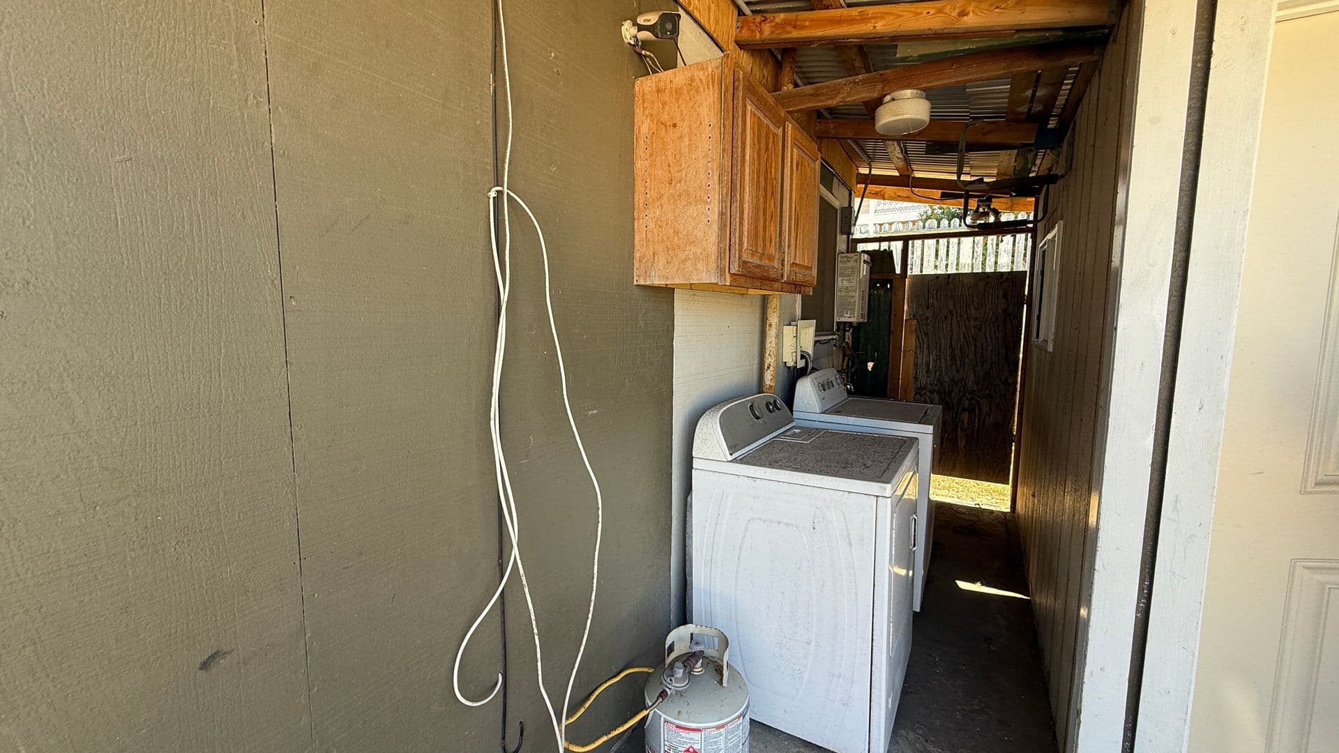 Wailuku House: 335 Momi Place #B