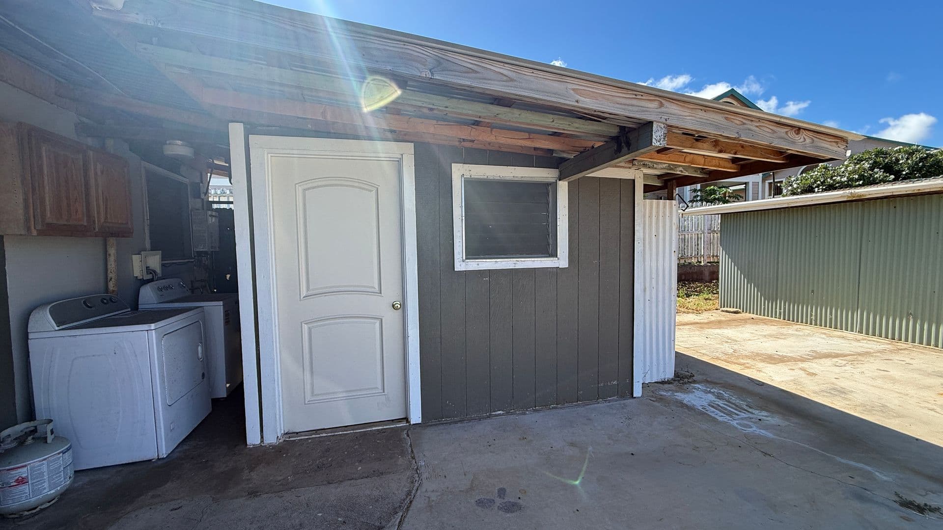 Wailuku House: 335 Momi Place #B