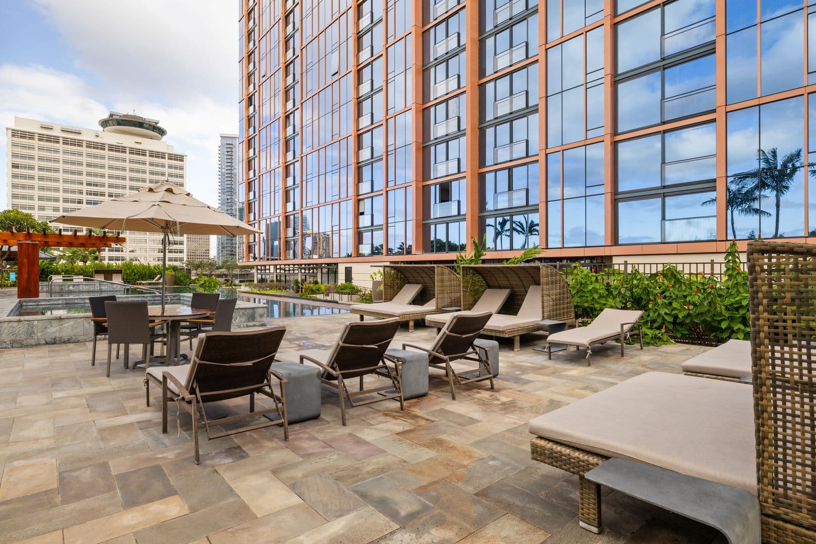 Honolulu Condo: 1555 Kapiolani Blvd #2000