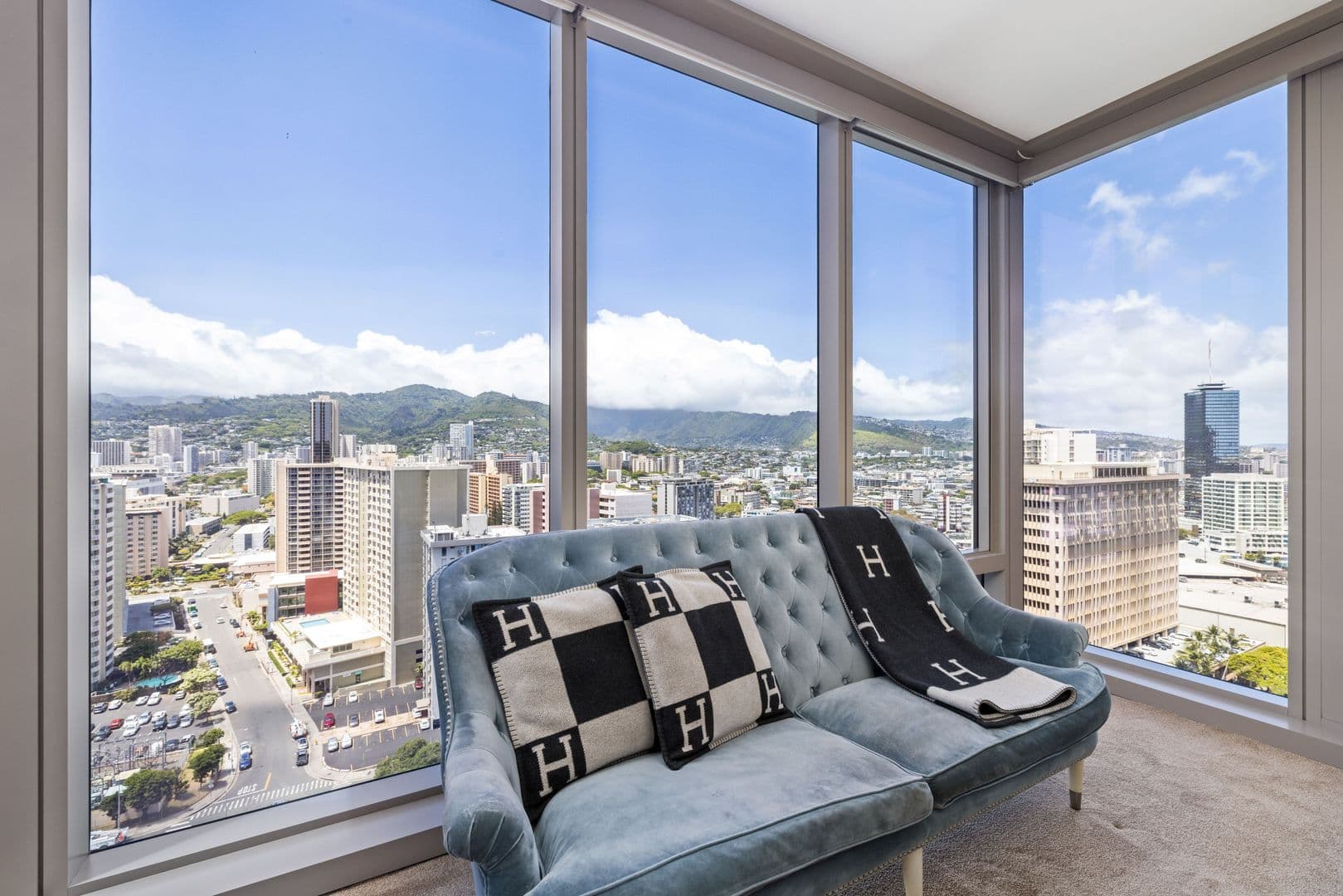 Honolulu Condo: 1555 Kapiolani Blvd #2000