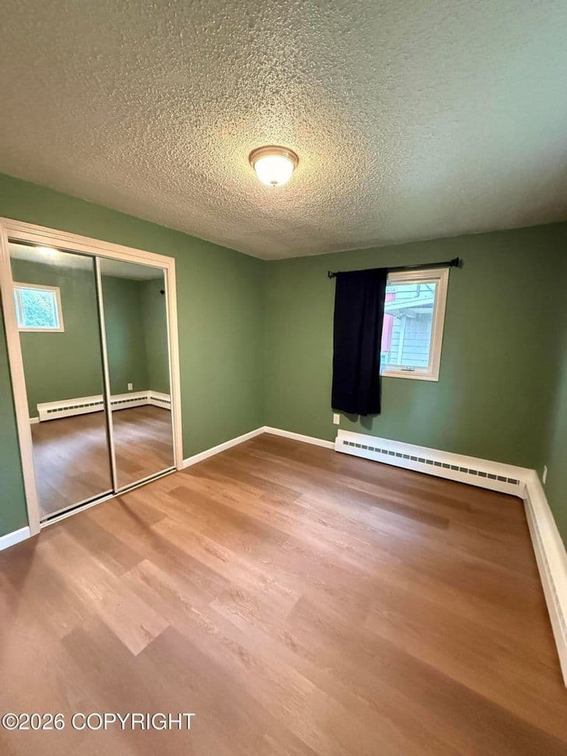 Anchorage House: 529 E 25th Ave