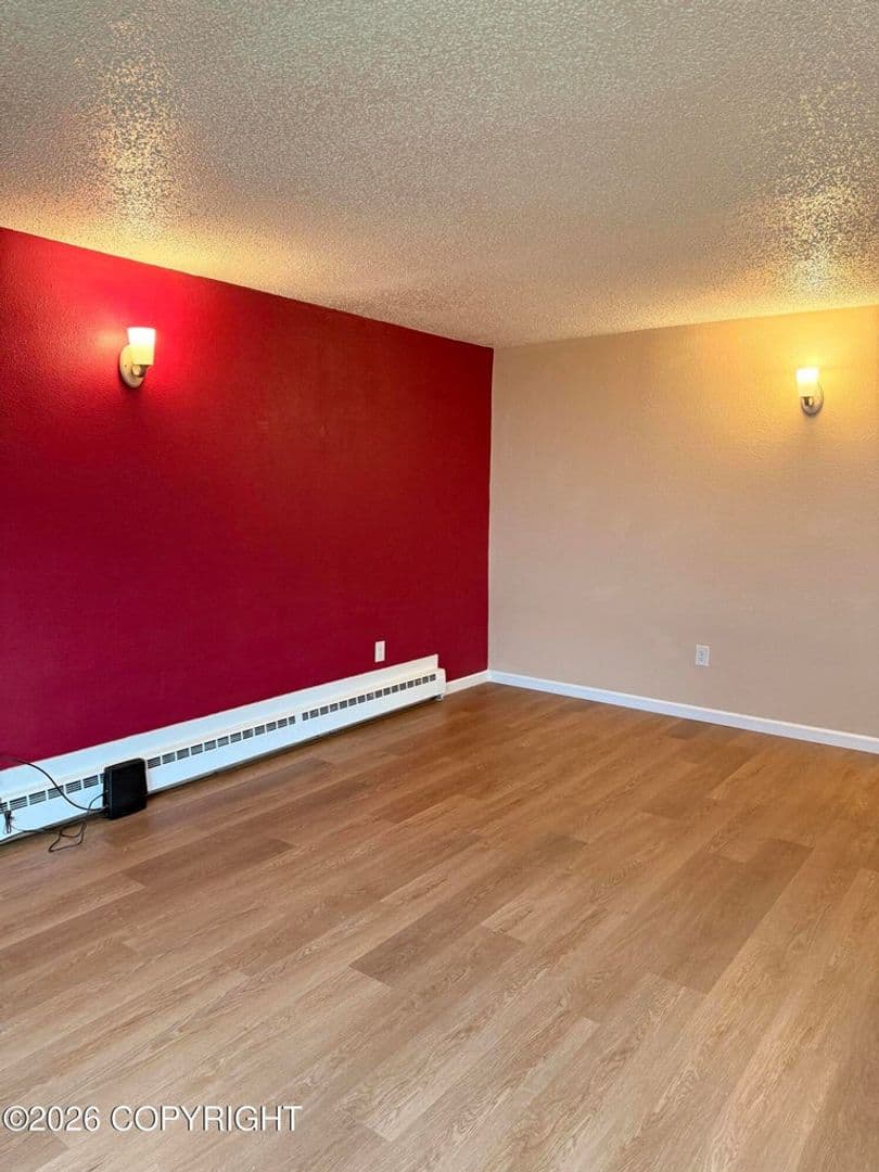 Anchorage House: 529 E 25th Ave