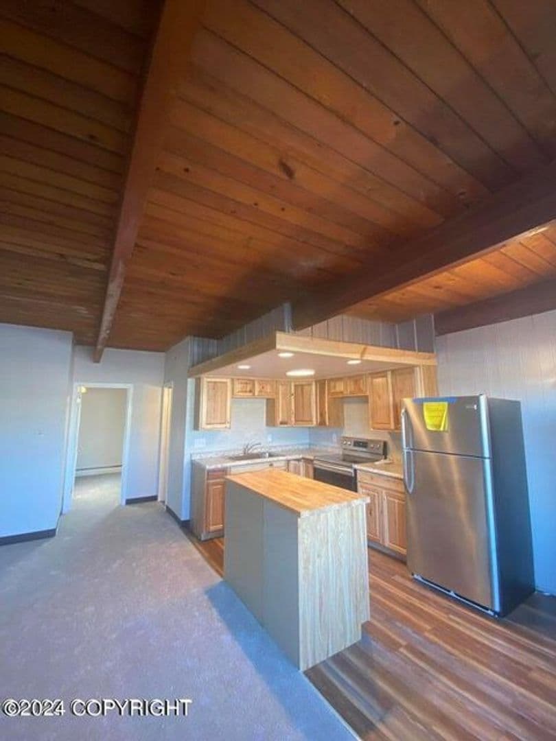 Anchorage Apartment: 808 W 29th Pl