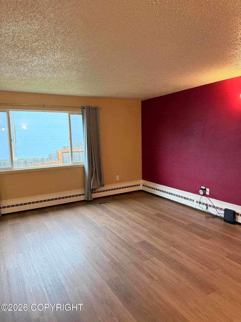 Anchorage House: 529 E 25th Ave