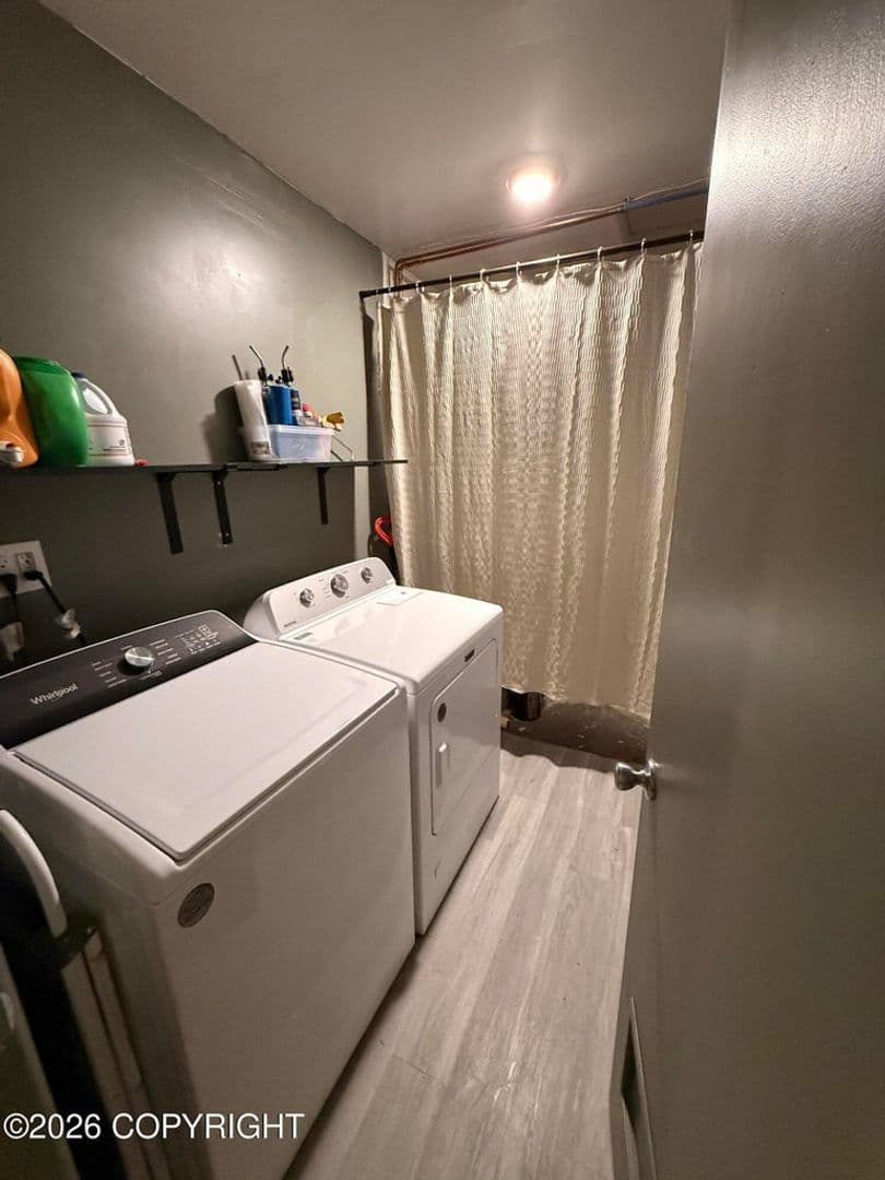 Anchorage House: 529 E 25th Ave