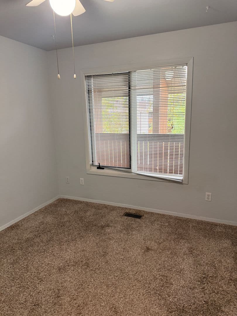 Anchorage House: 7351 Huntsmen Cir. #18G