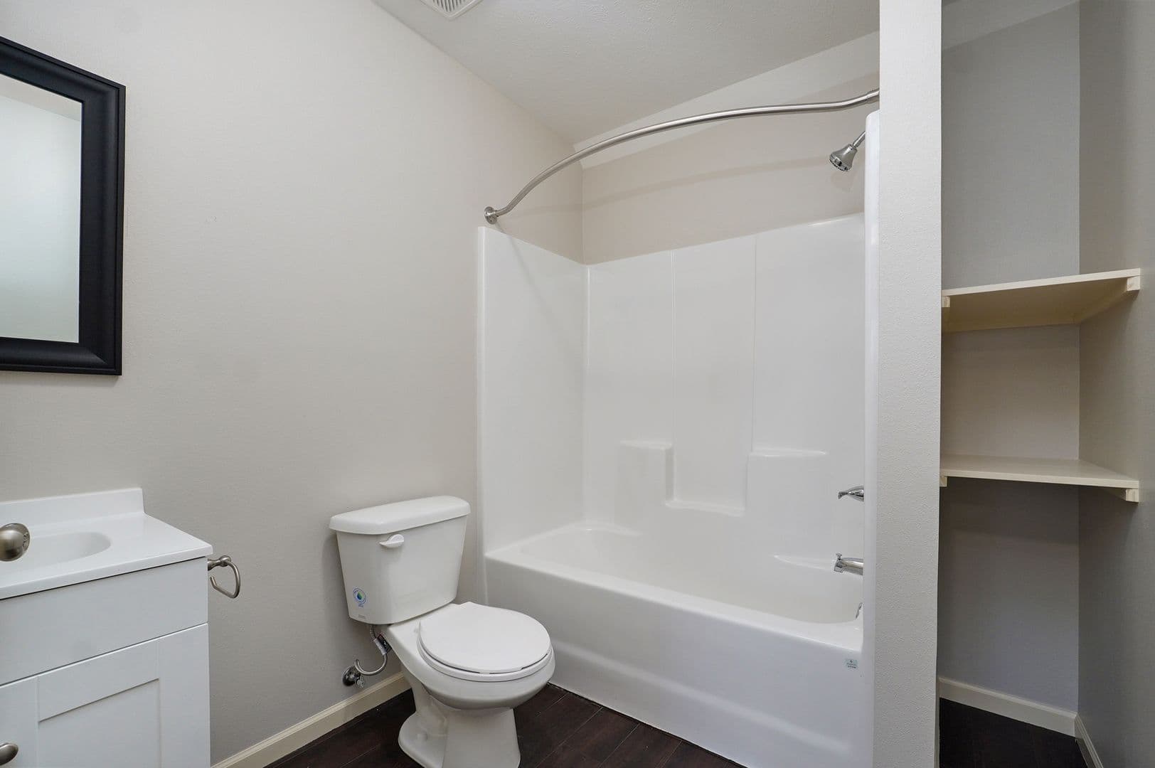 Springfield Apartment: 631 S Grant