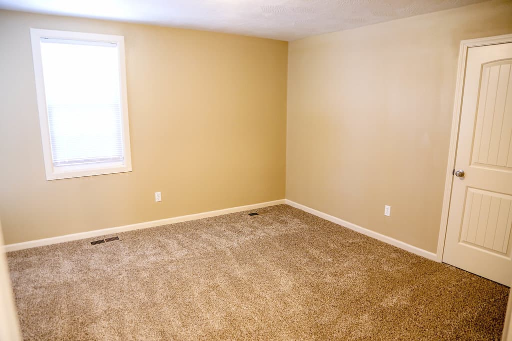 Springfield Apartment: 512 S. Main
