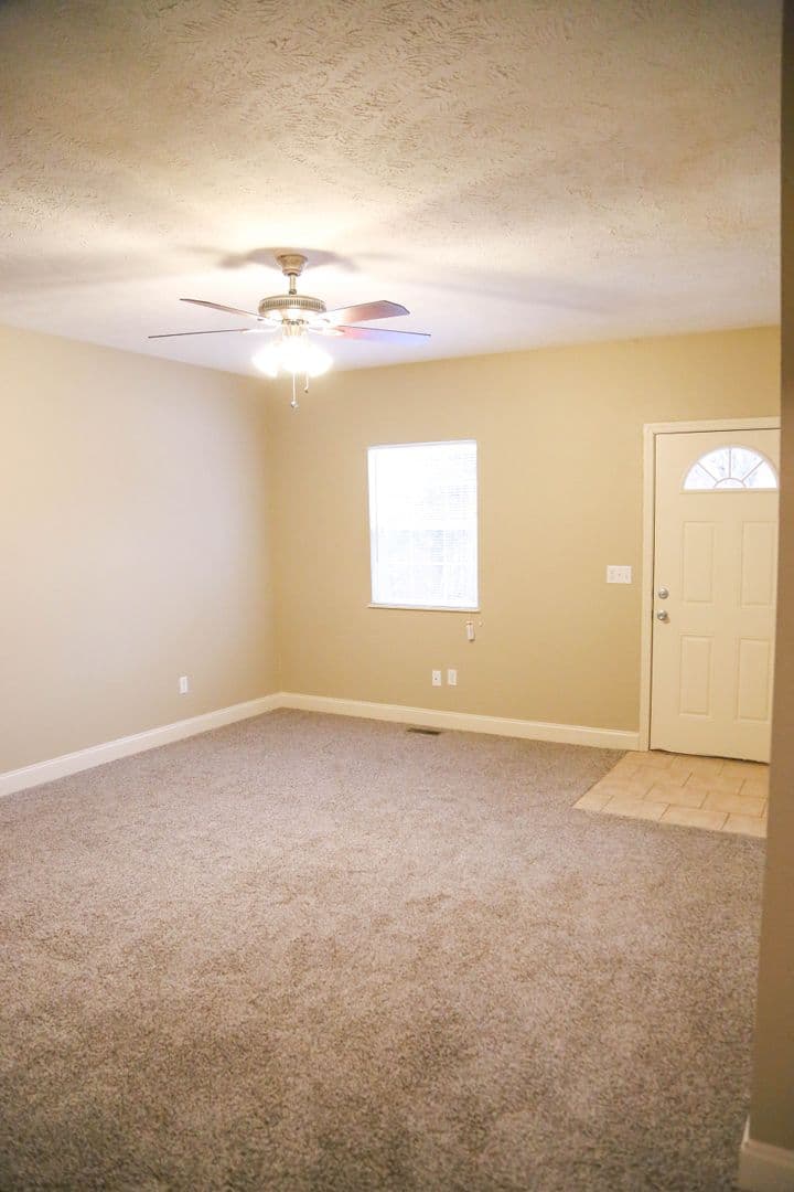 Springfield Apartment: 608 W Mt Vernon