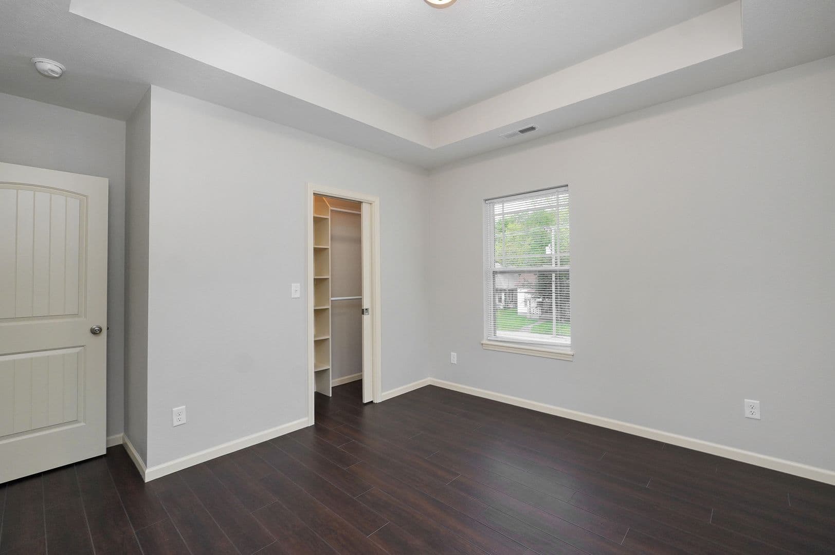 Springfield Apartment: 631 S Grant