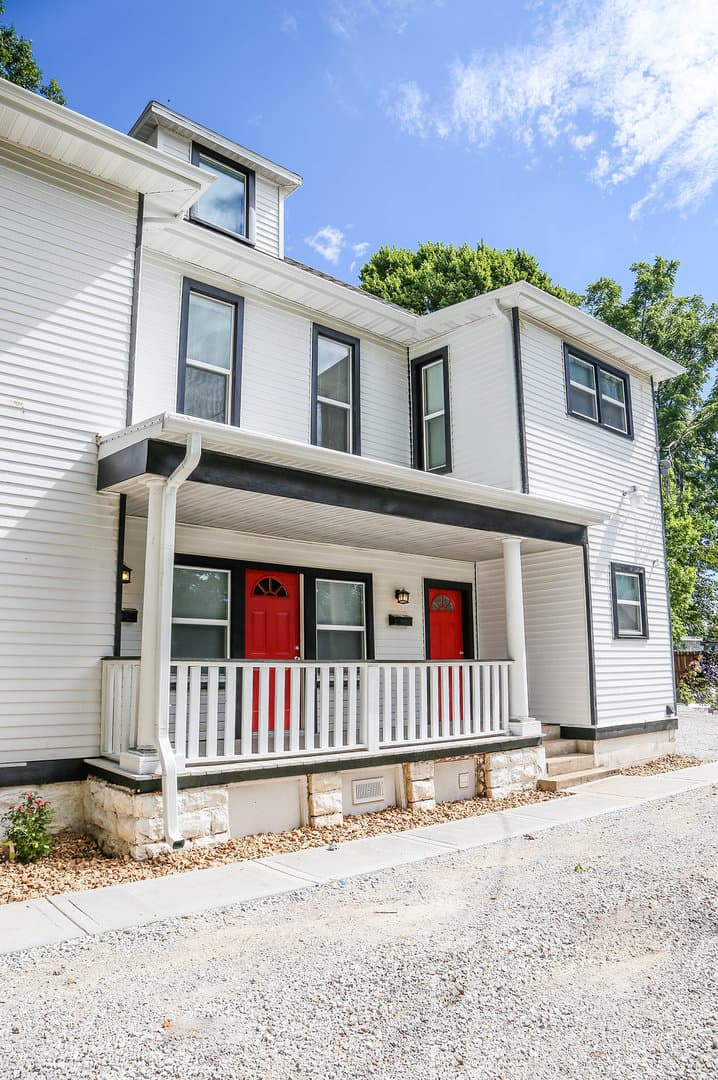 Springfield Apartment: 512 S. Main