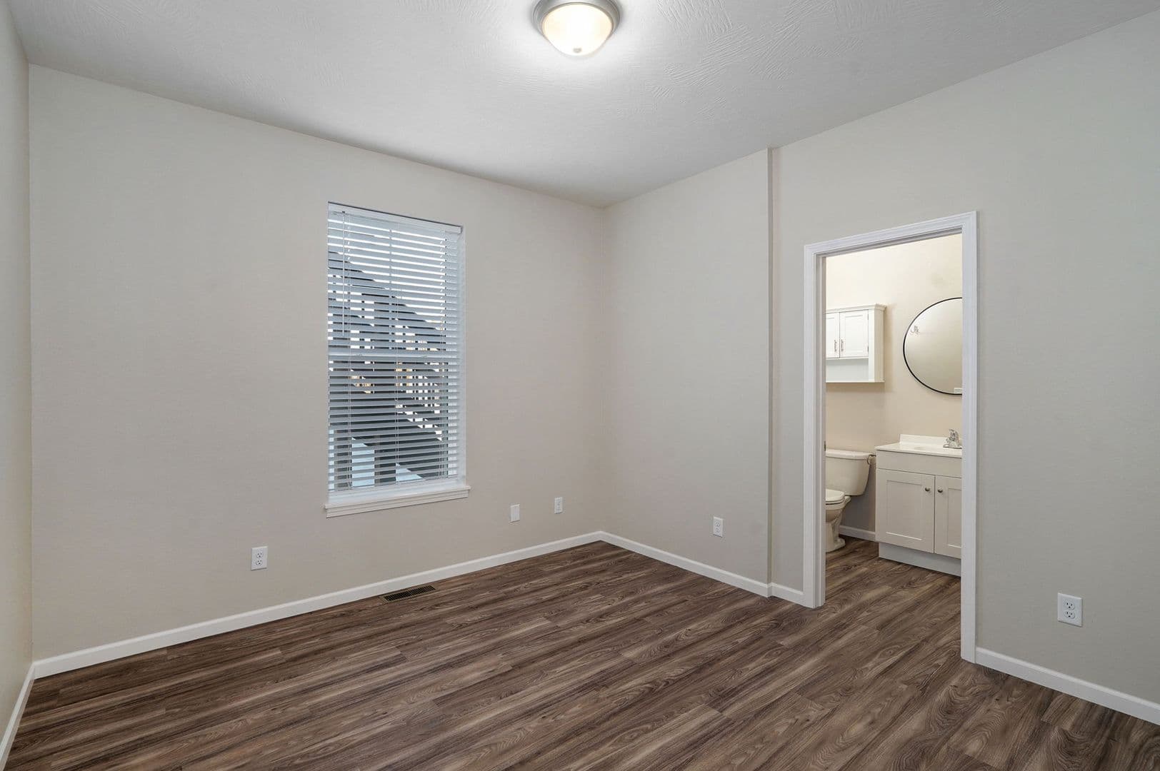 Springfield Apartment: 312 S Hampton Ave