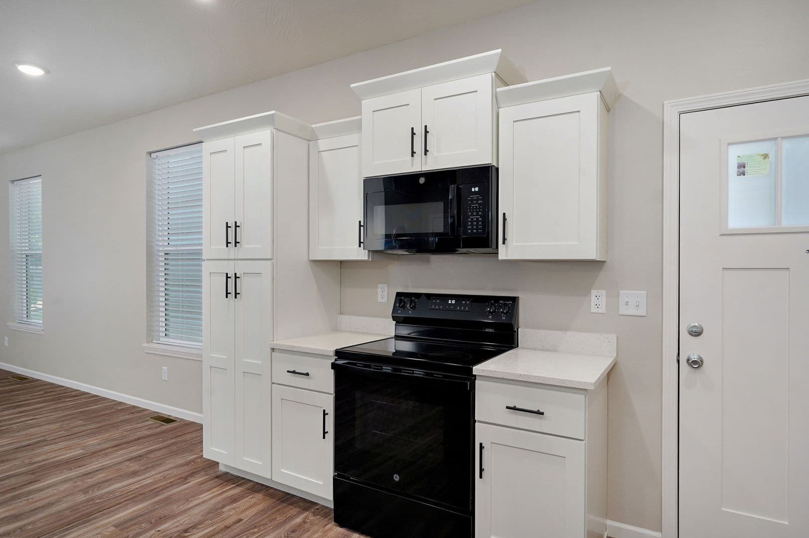 Springfield Apartment: 304 S Hampton Ave