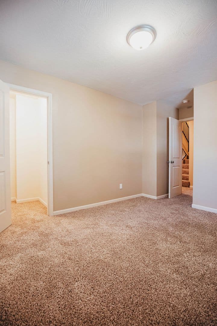 Springfield Apartment: 512 S. Main