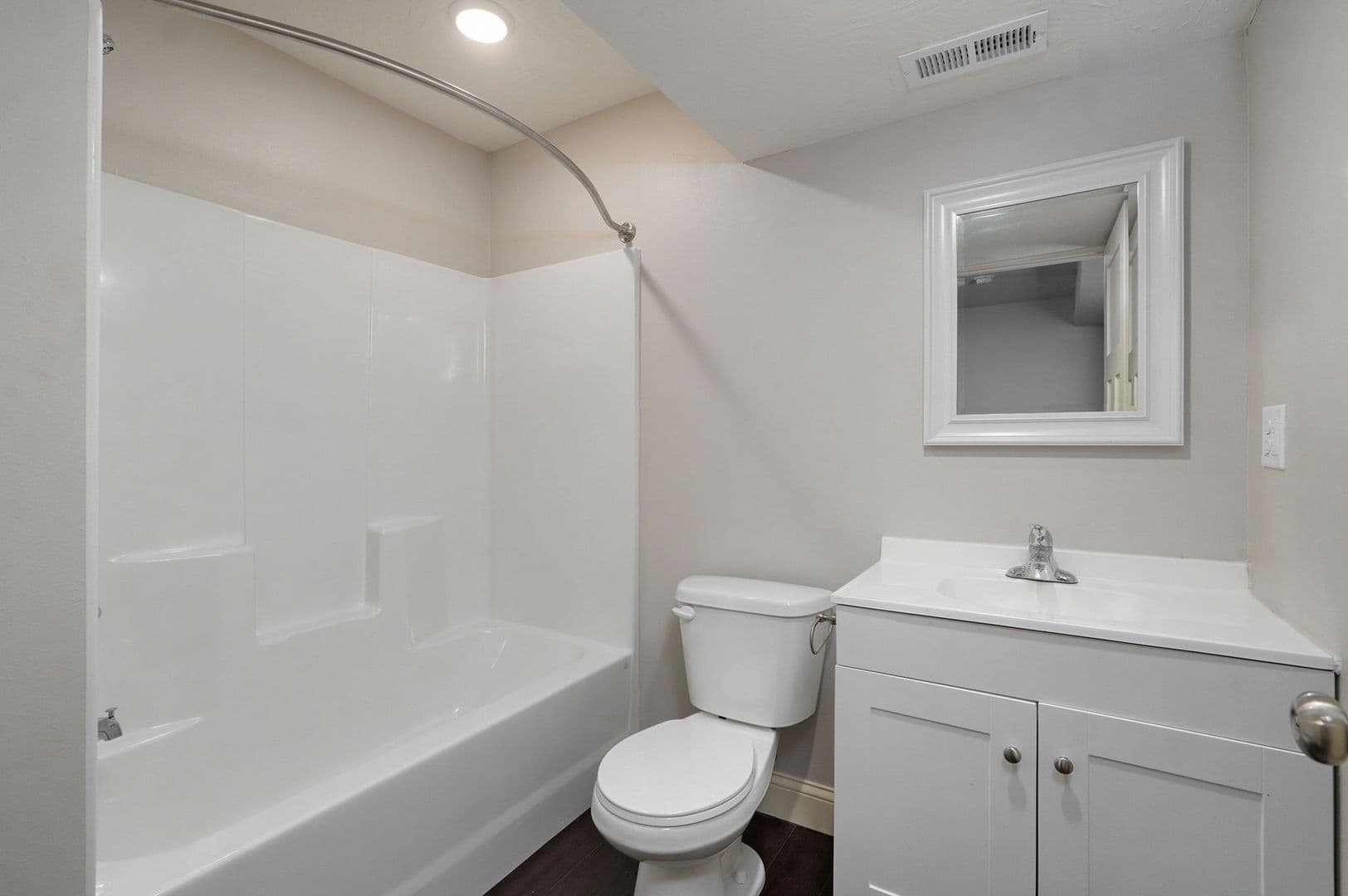 Springfield Apartment: 920 E Walnut St