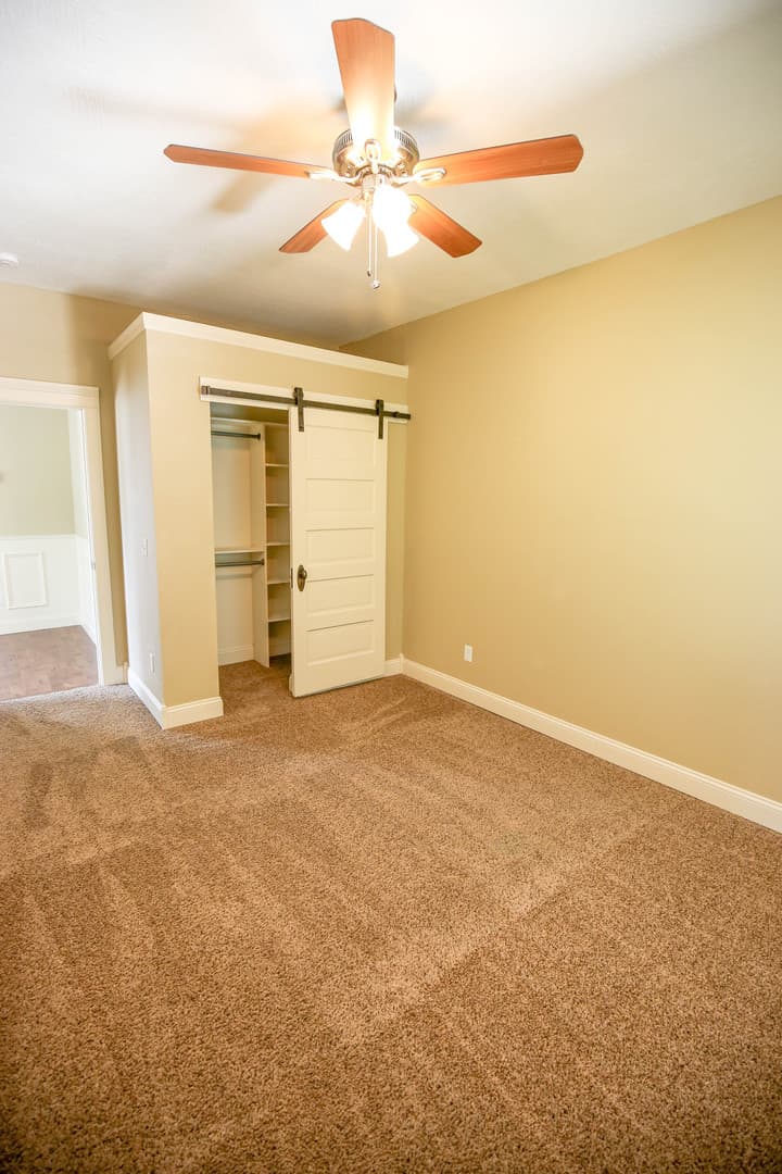Springfield Apartment: 1144 E Walnut