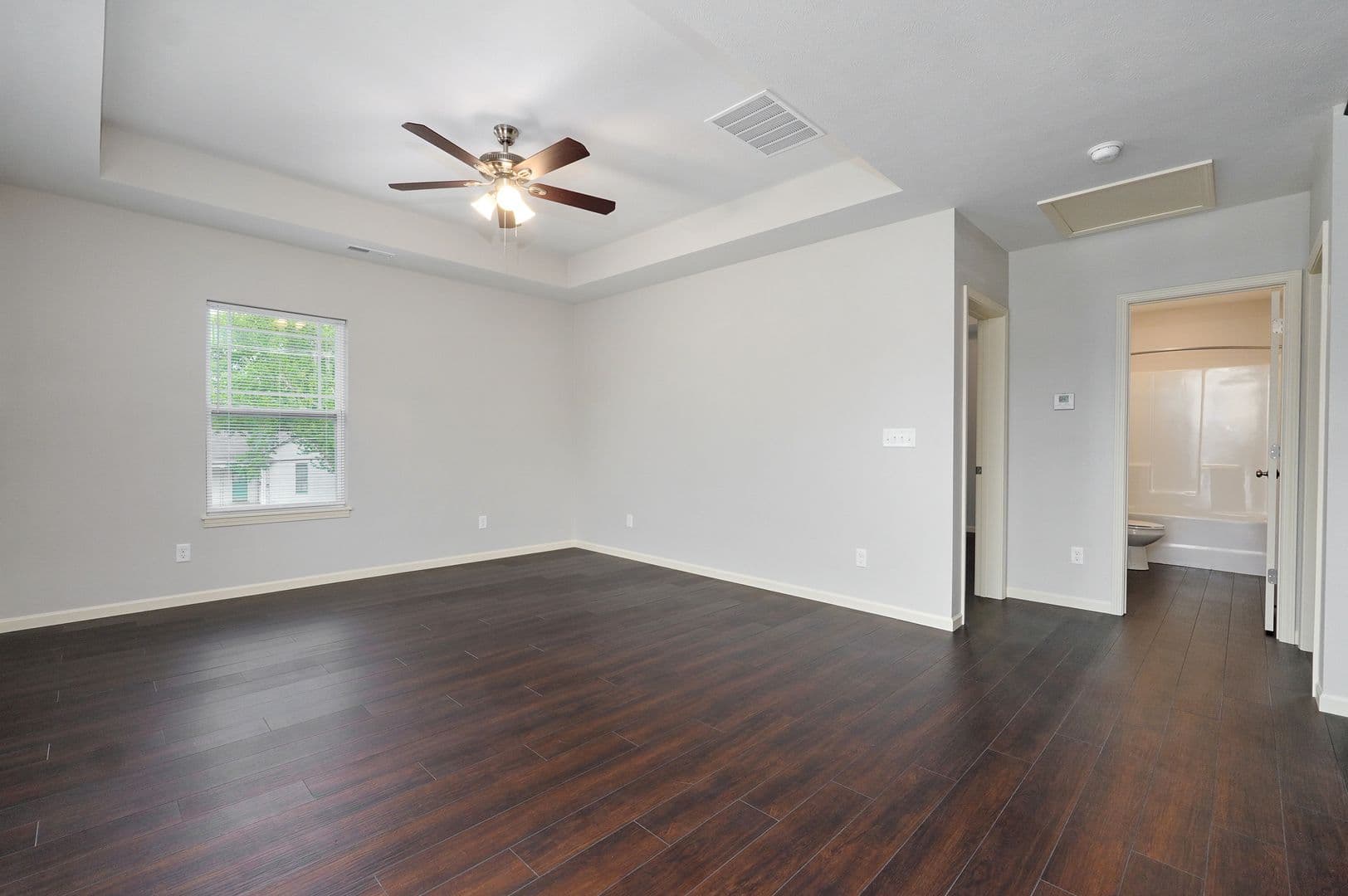 Springfield Apartment: 631 S Grant