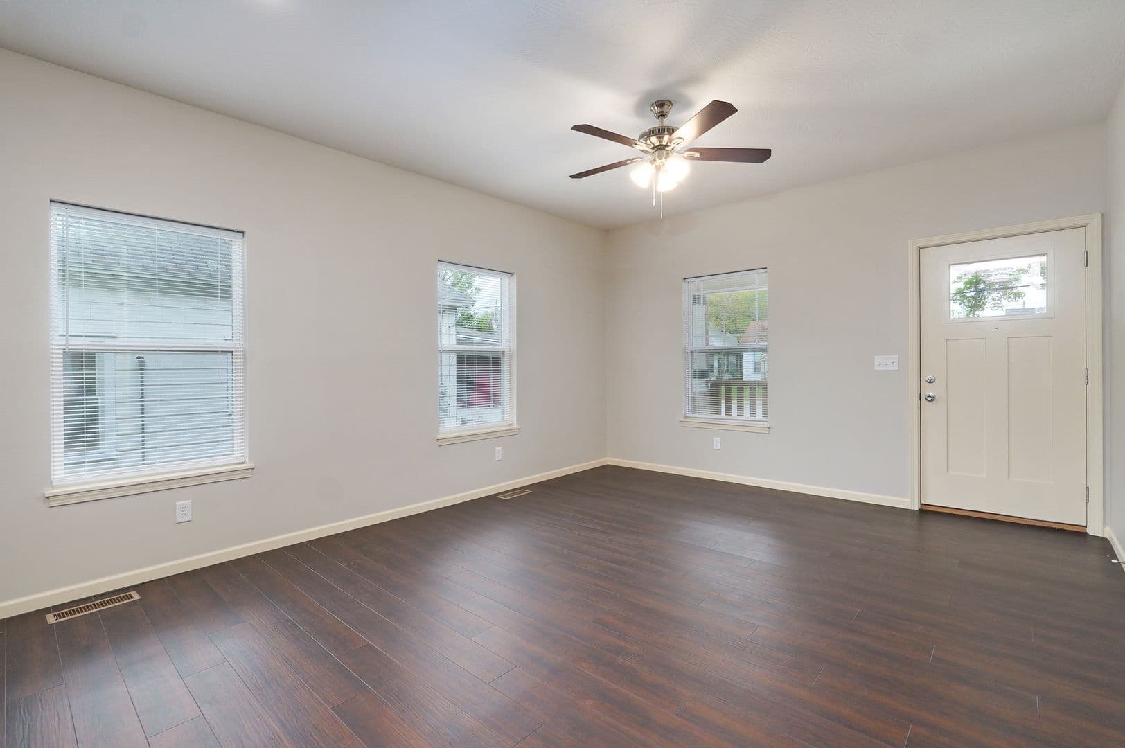 Springfield Apartment: 631 S Grant