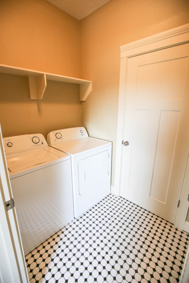 Springfield Apartment: 1144 E Walnut