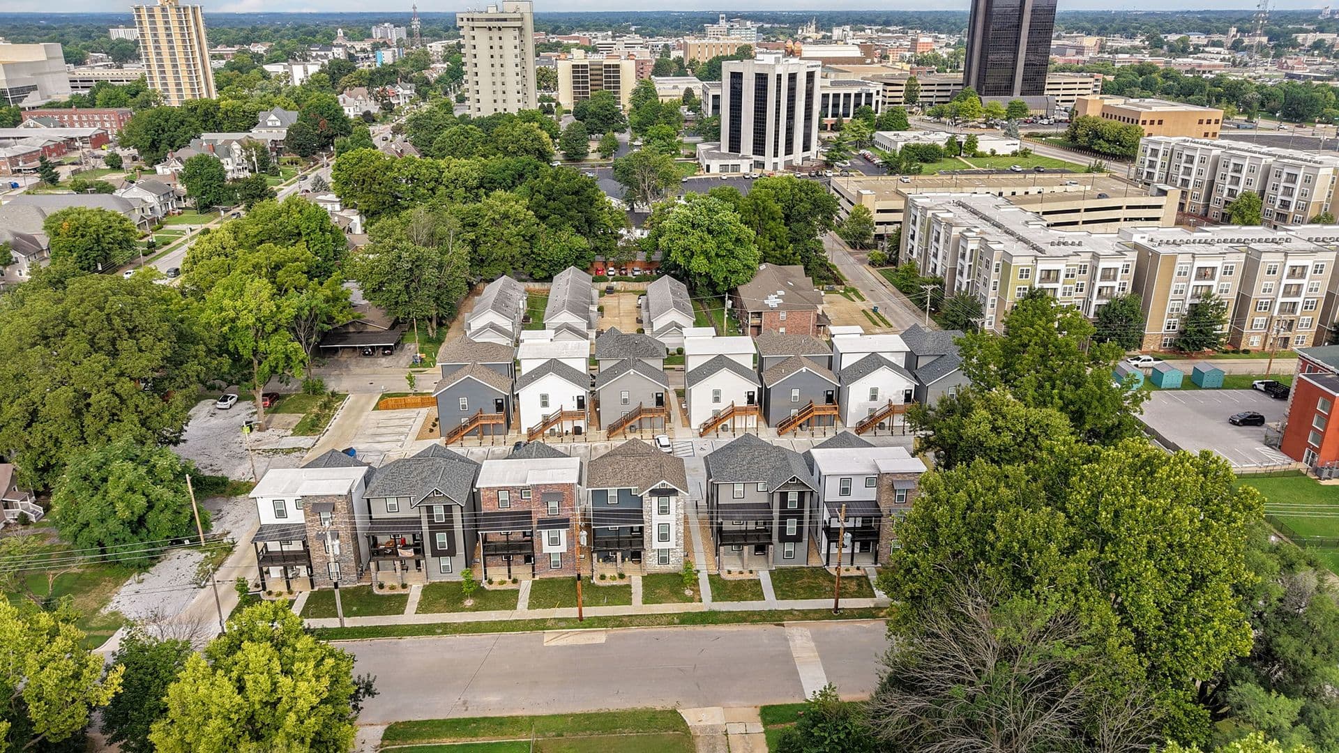 Springfield Apartment: 311 S Florence Ave