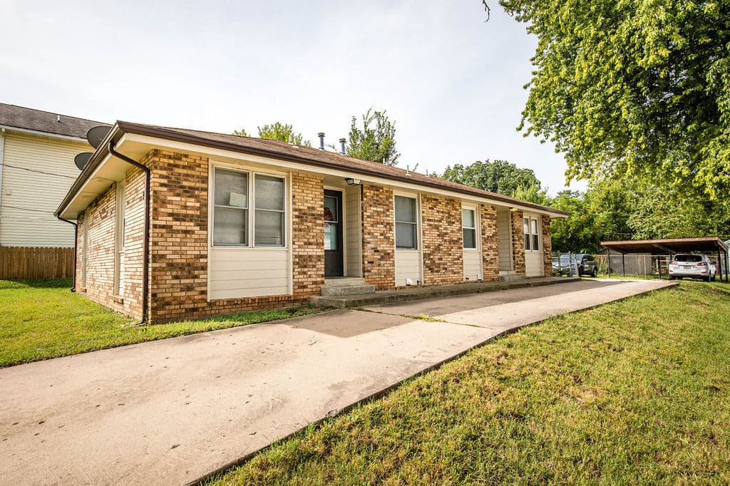 Springfield Apartment: 907 S Campbell