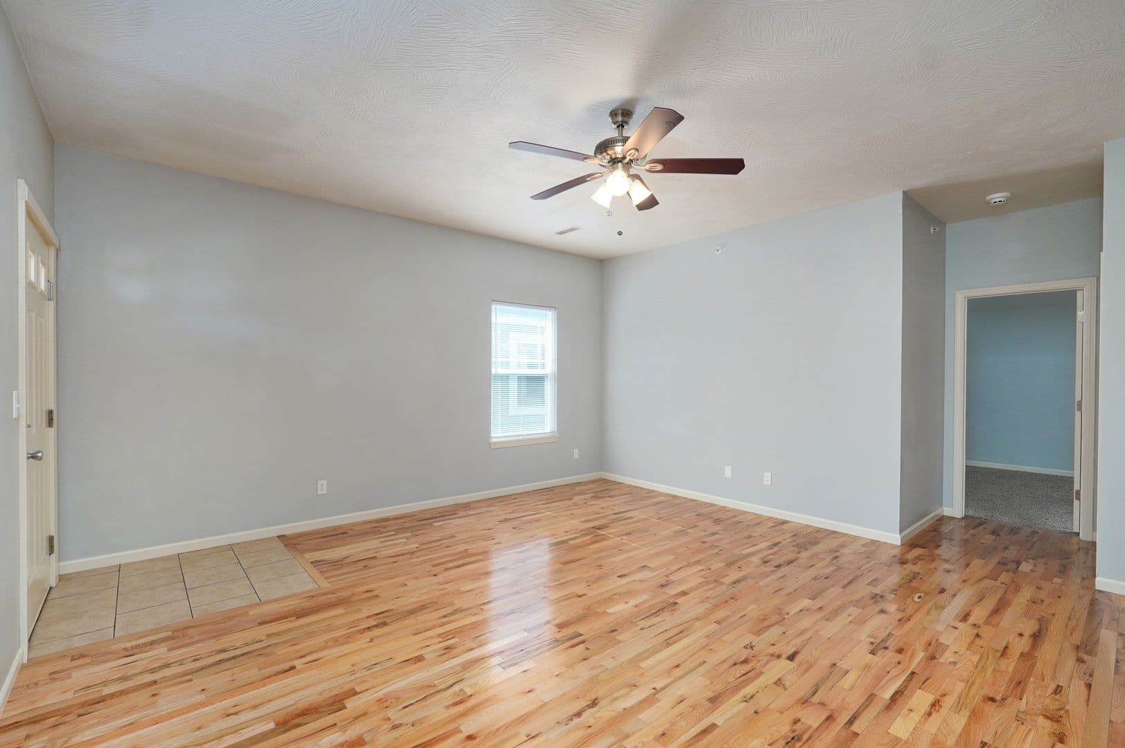 Springfield Apartment: 1325 E Cherry