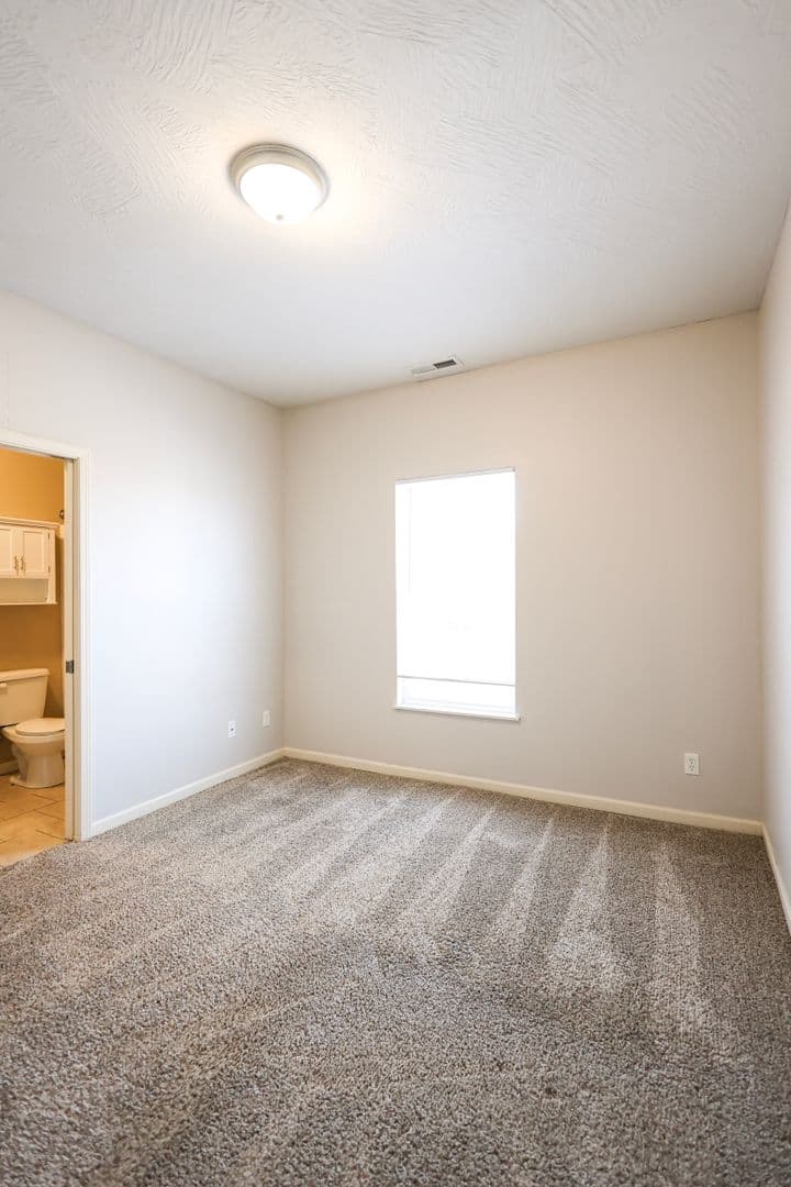 Springfield Apartment: 414 E Harrison