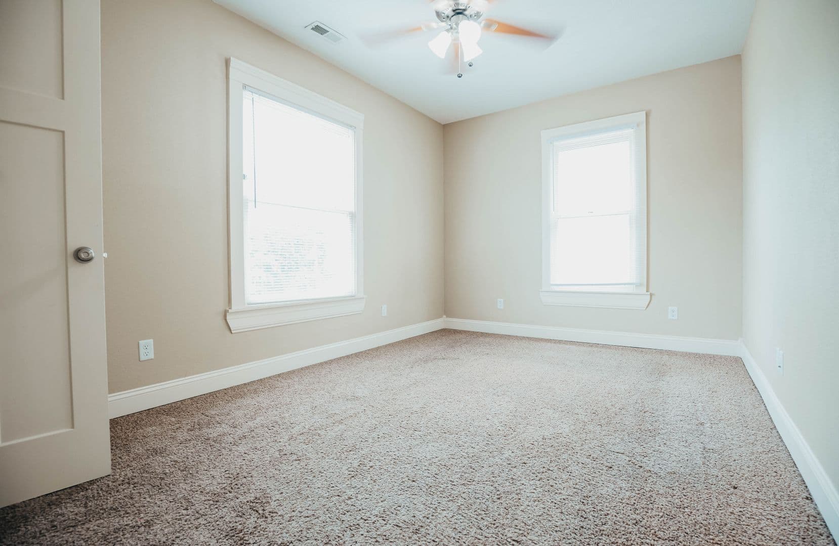 Springfield Apartment: 1046 E Walnut