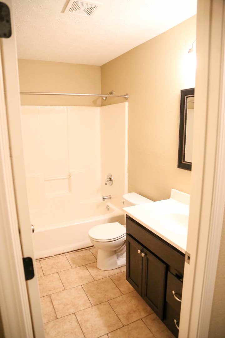 Springfield Apartment: 608 W Mt Vernon