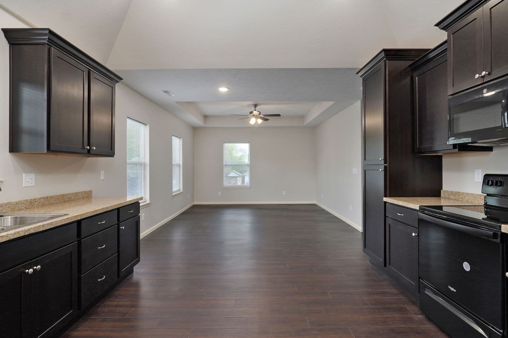 Springfield Apartment: 631 S Grant