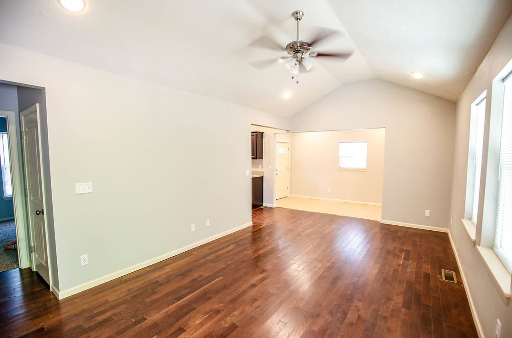 Springfield House: 615 E. Meadowmere