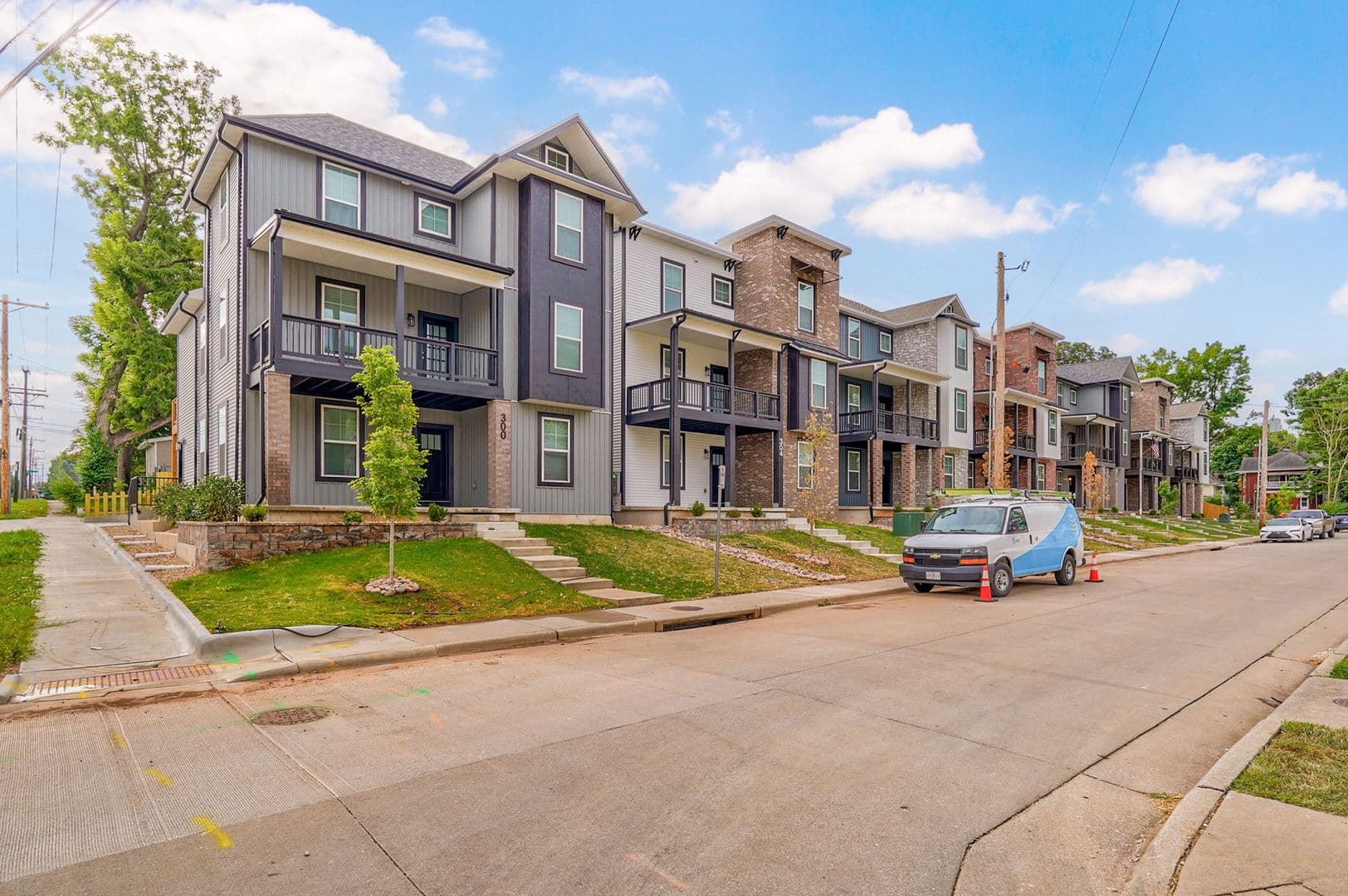 Springfield Apartment: 304 S Hampton Ave