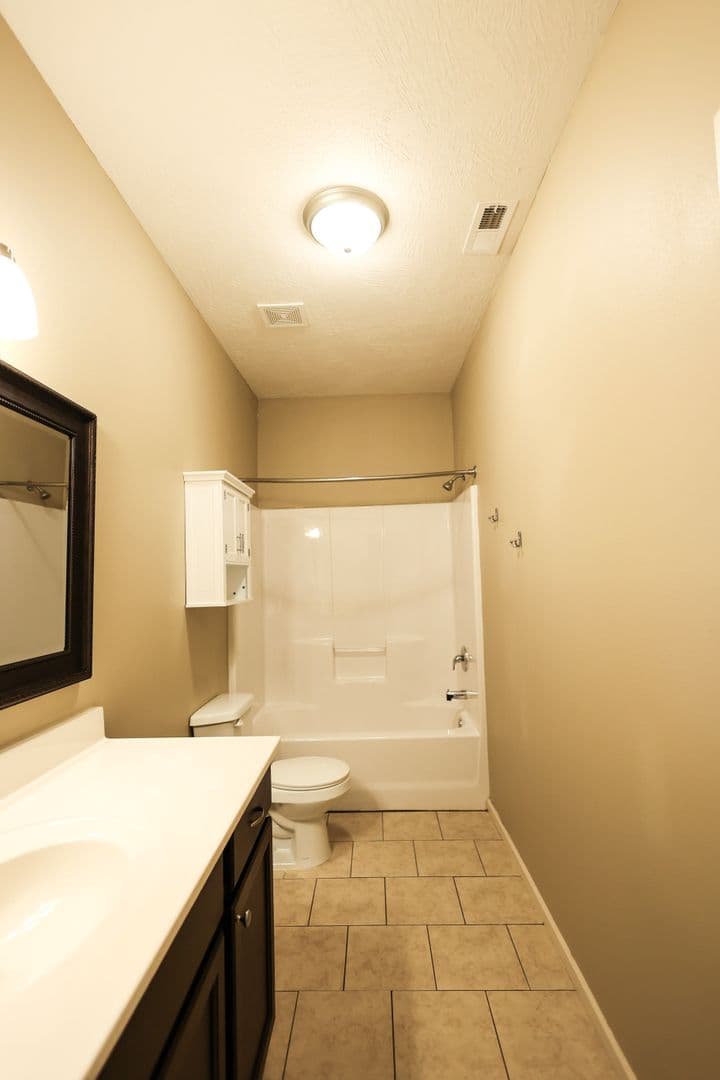 Springfield Apartment: 414 E Harrison