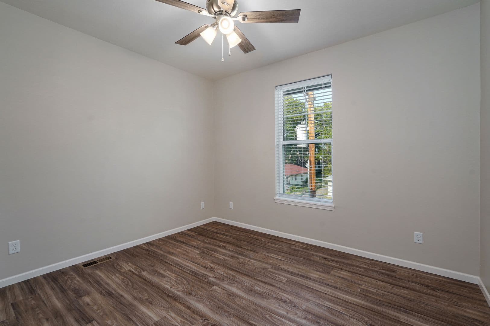 Springfield Apartment: 323 S Florence Ave