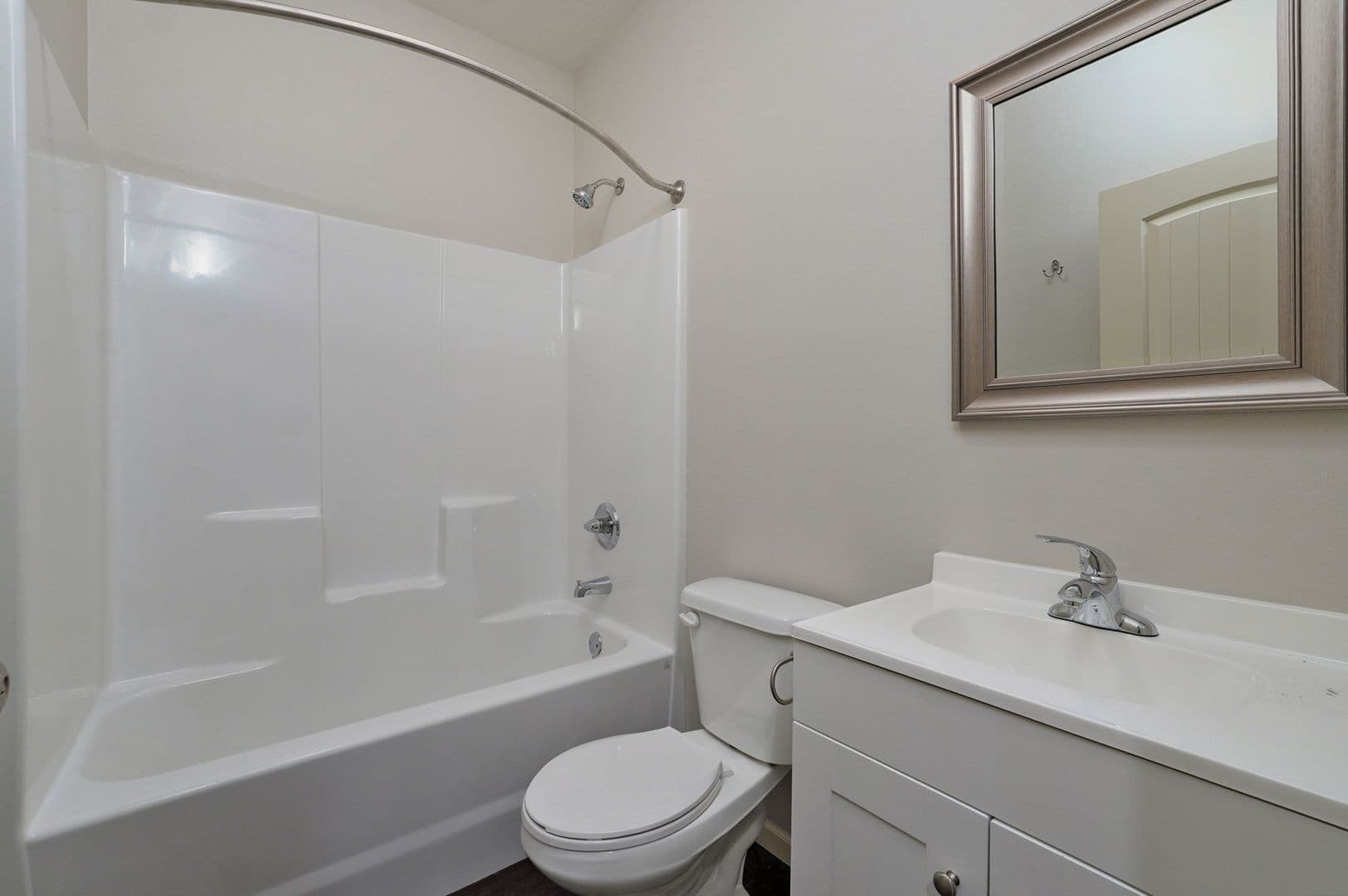 Springfield Apartment: 1320 E Elm