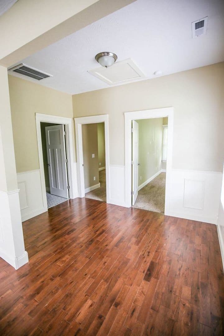Springfield Apartment: 1144 E Walnut