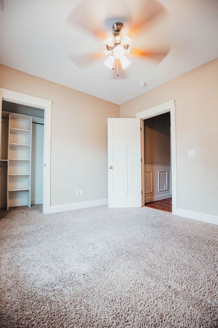 Springfield Apartment: 1046 E Walnut