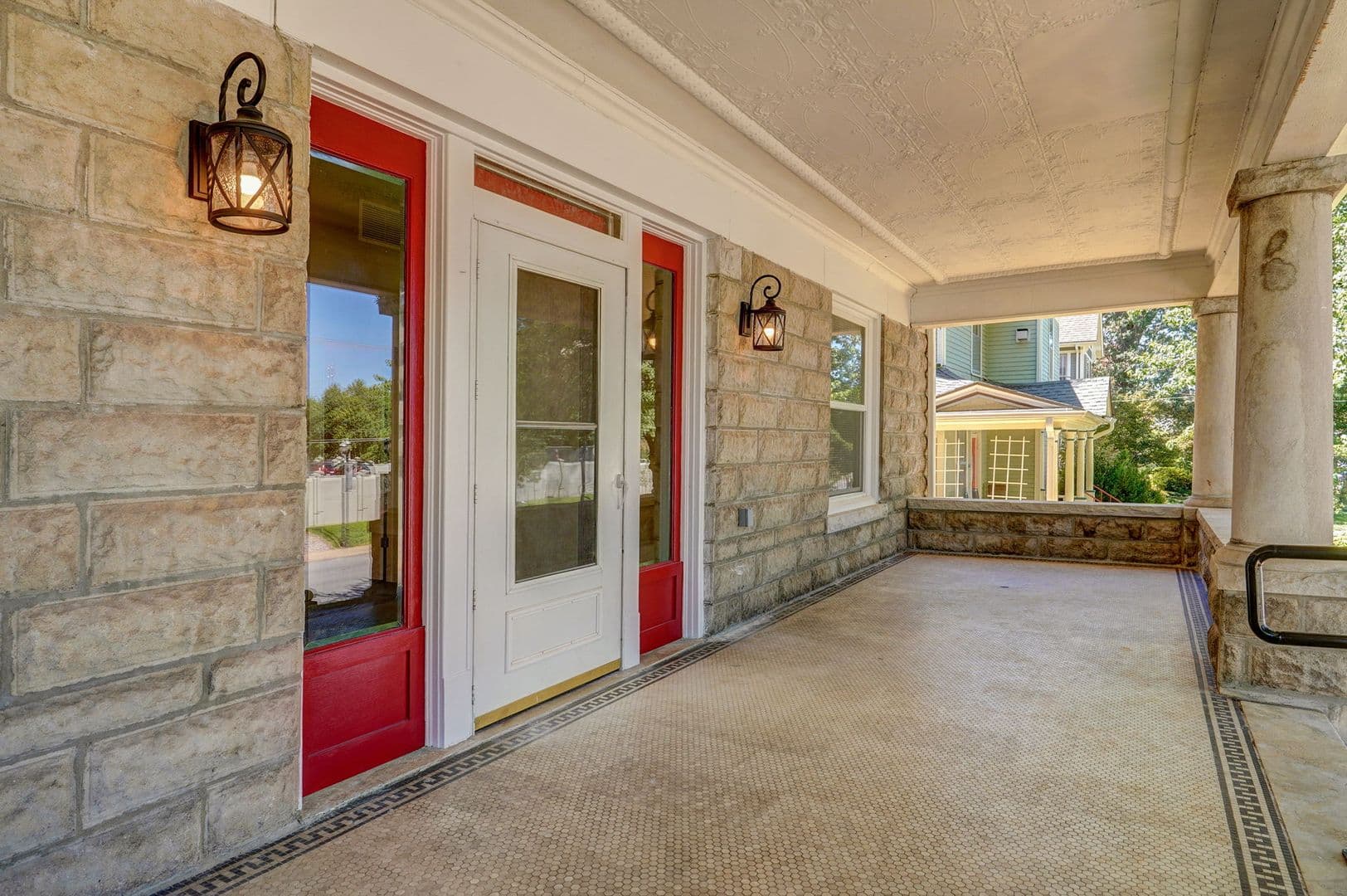 Springfield Apartment: 920 E Walnut St