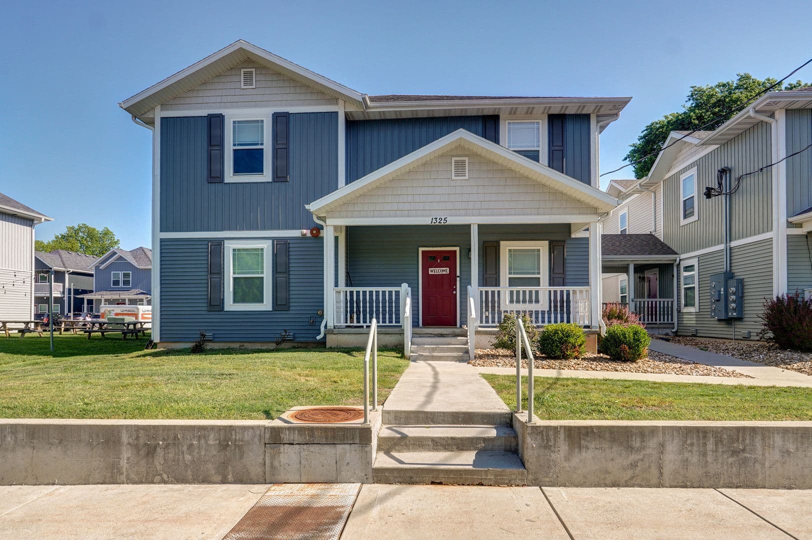 Springfield Apartment: 1325 E Cherry