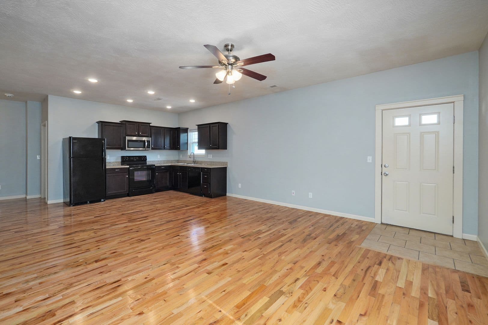 Springfield Apartment: 1325 E Cherry