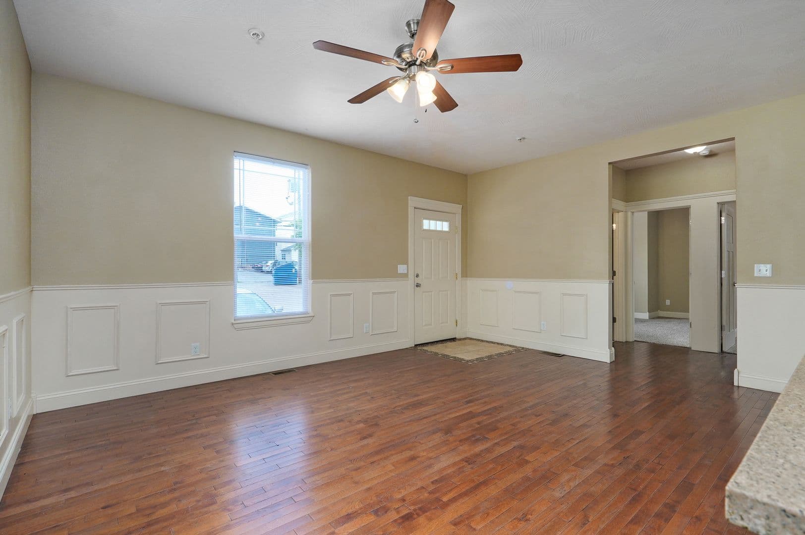 Springfield Apartment: 1046 E Walnut