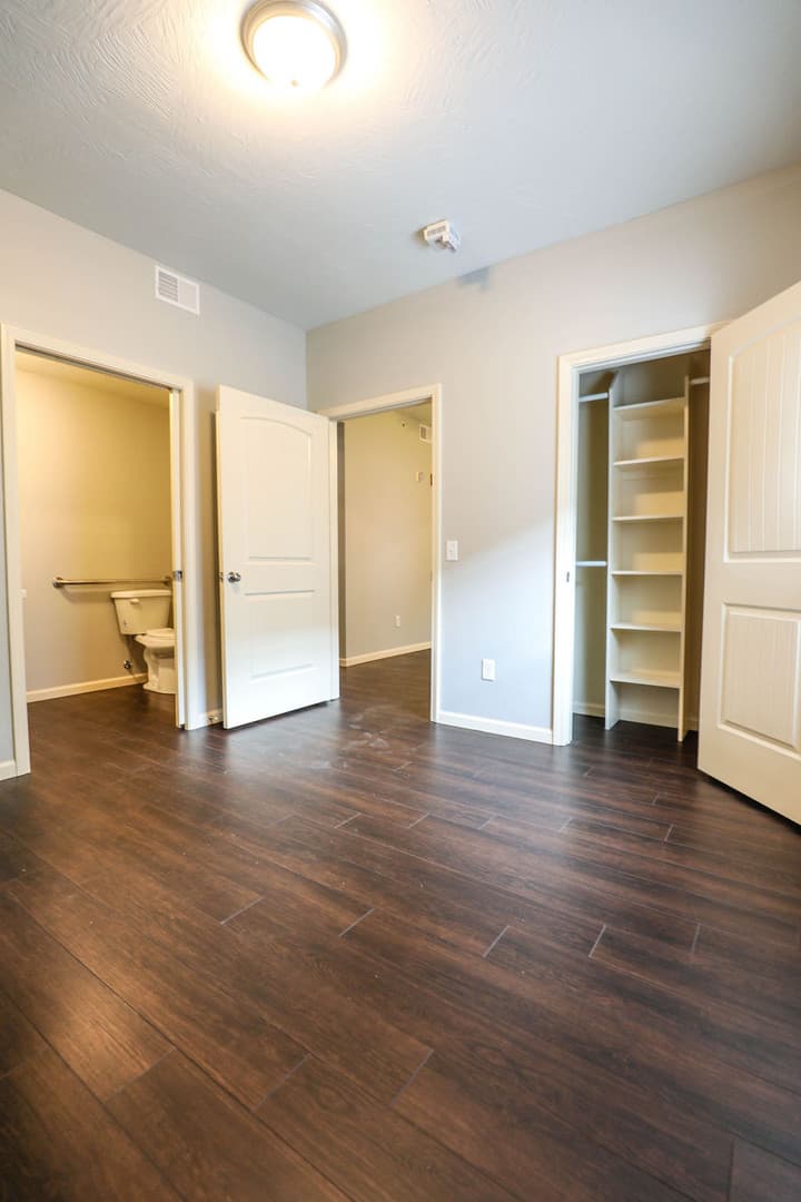 Springfield Apartment: 600 E Harrison